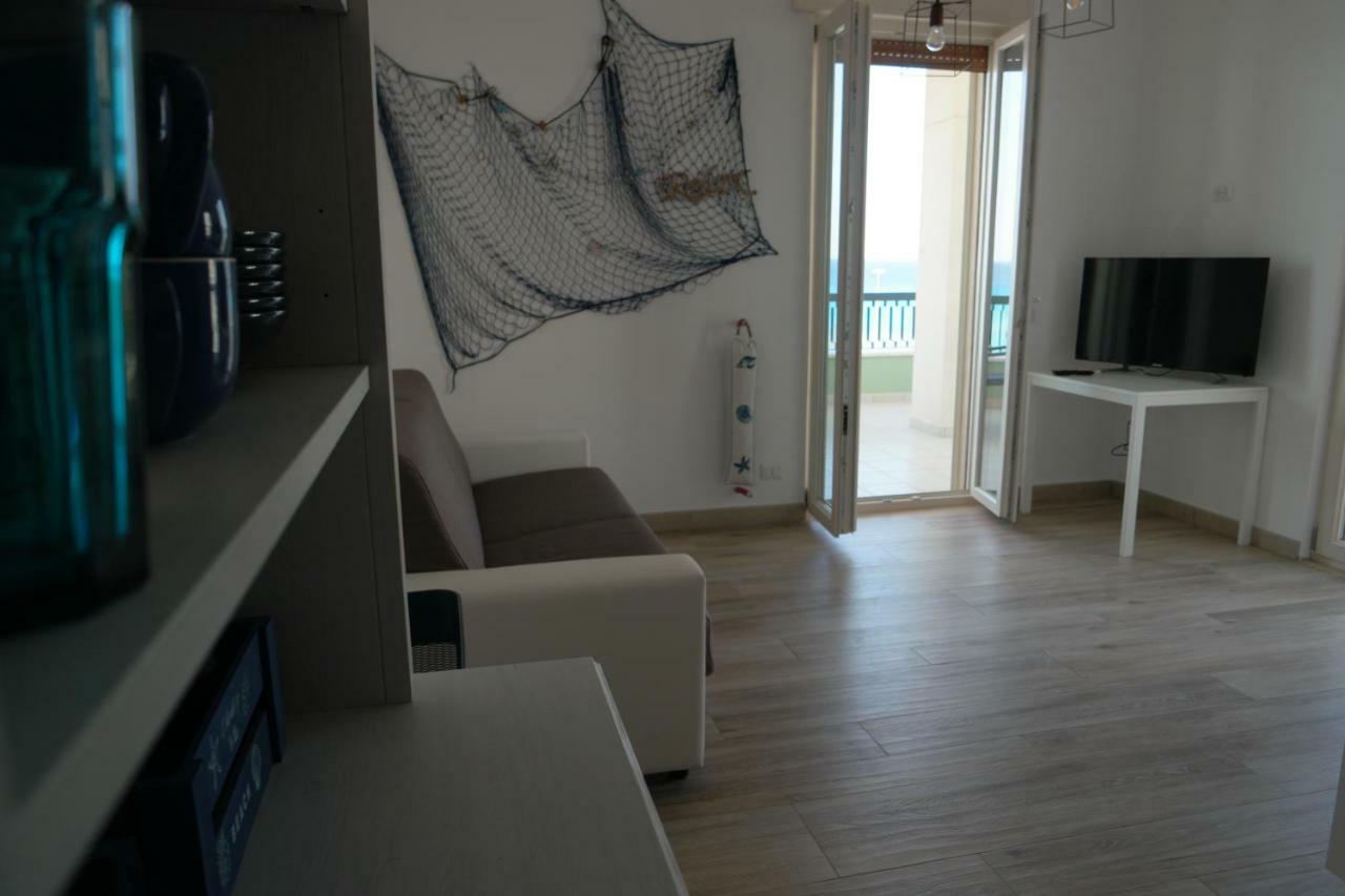 Attico Galilei Fronte Mare By Salentoville Gallipoli Exterior foto